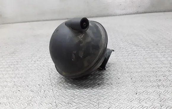 Vacuum air tank