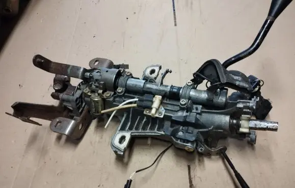 Lincoln Town Car Steering wheel axle F3DC7215BB