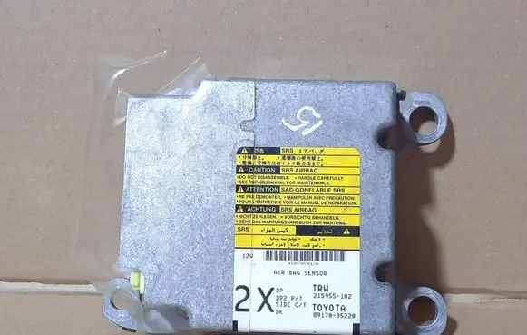 Toyota Avensis T250 Airbag control unit/module 8917005220 215955102