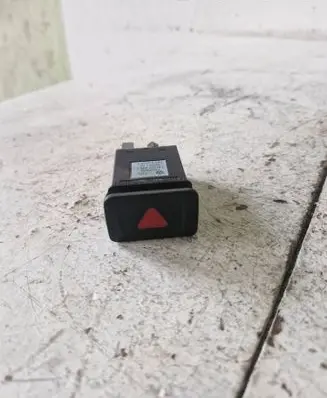 Volkswagen Golf IV Hazard light switch 1J0953235C 03303