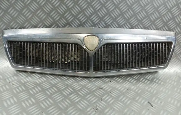 Lancia Kappa Front bumper upper radiator grill 