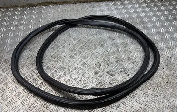 Land Rover Range Rover Velar Seal rubber (tailgate)