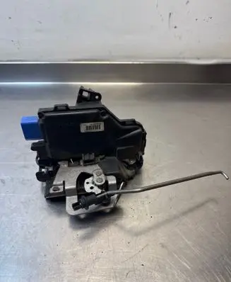 Audi A3 S3 8P Rear door lock 4E1837015 PA66306G