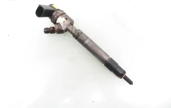 Mercedes-Benz C W203 Fuel injector 0445110100 A6110701387
