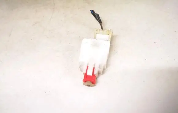 Opel Zafira A Brake pedal sensor switch 90569685