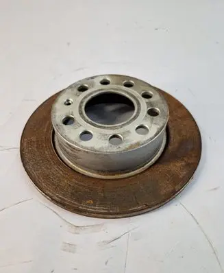 Volkswagen Jetta VI Rear brake disc