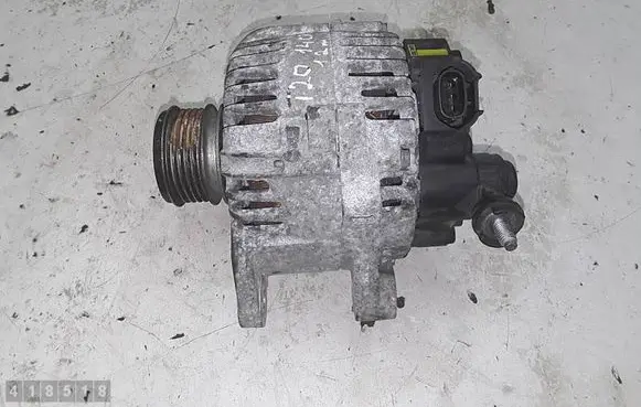 Hyundai i30 Generator/alternator 373002A400 2607271 12V120A