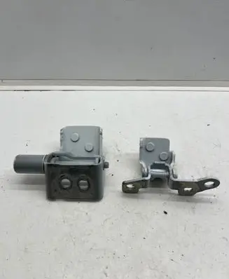 Renault Zoe Rear door upper hinge 04370R