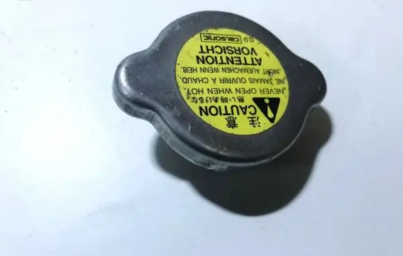 Mitsubishi Carisma Coolant expansion tank/reservoir cap 