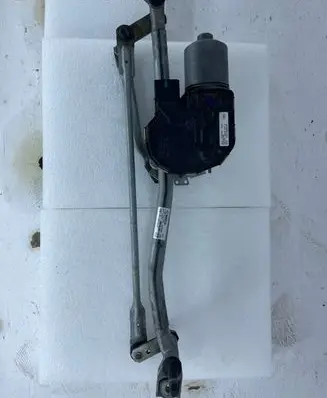 Audi A8 S8 D4 4H Front wiper linkage and motor 4H1955119D 20160827