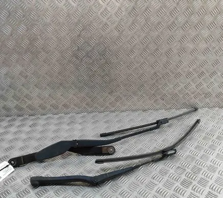 Mercedes-Benz E W212 Windshield/front glass wiper blade A2128201744 A2128201844