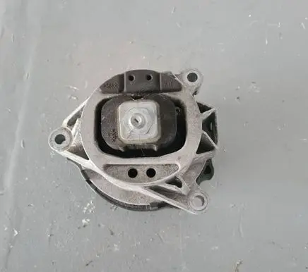 BMW 2 F45 Engine mount bracket 6859411 080715