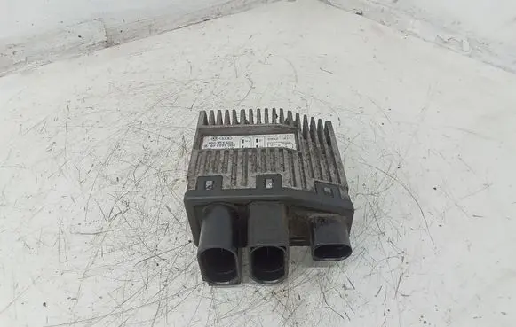 Volkswagen Transporter - Caravelle T5 Coolant fan relay 3B0919506