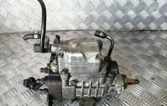 Audi A4 S4 B5 8D Fuel injection high pressure pump 028130115A 0460404969 2464463268