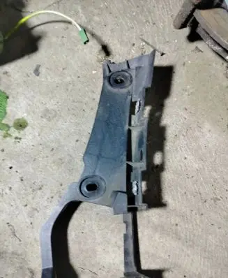 Smart ForTwo I Fender mounting bracket 0000915
