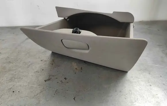 Glove box