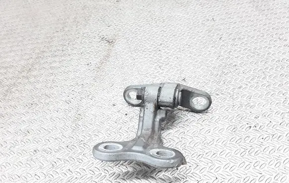 Volvo V50 Front door lower hinge 30661435