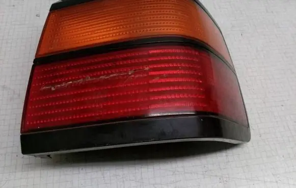 Volkswagen PASSAT B3 Rear/tail lights 357945112