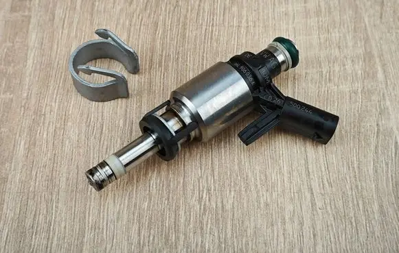 Audi A4 S4 B9 Fuel injector 06L906036K