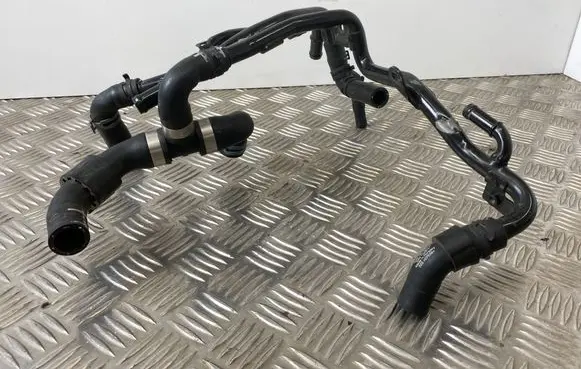 Skoda Kodiaq Engine coolant pipe/hose 03N121064P