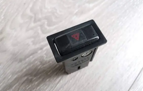 Toyota RAV 4 (XA10) Hazard light switch 157438