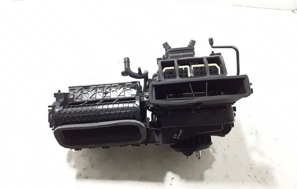 Volvo XC40 Interior heater climate box assembly housing 32329501