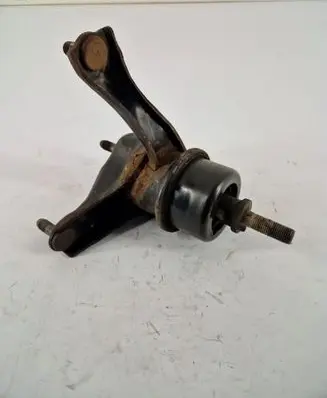 Toyota Camry Engine mount bracket 