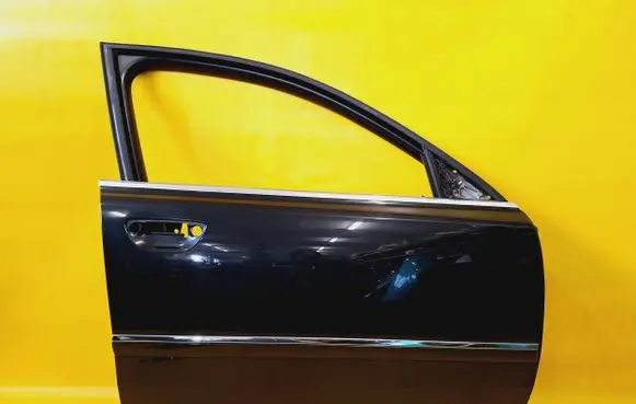 Audi A8 S8 D3 4E Front door