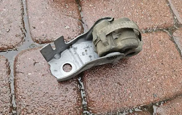 Renault Megane IV Muffler mount bracket/holder 206514244R