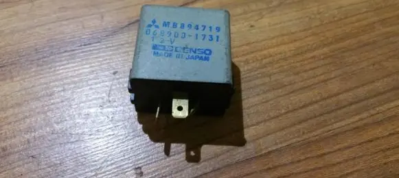 Mitsubishi Colt Other relay mb894719 068900-1731