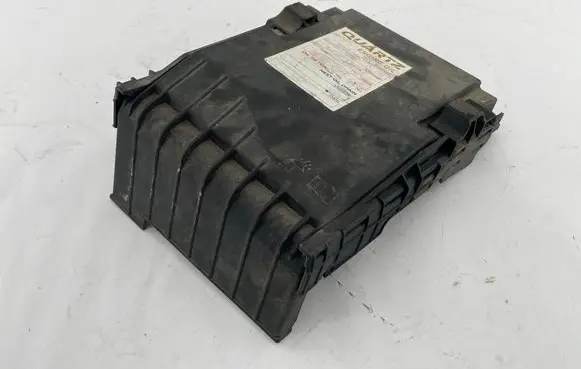 Volkswagen PASSAT CC Fuse box cover 1K0937132F