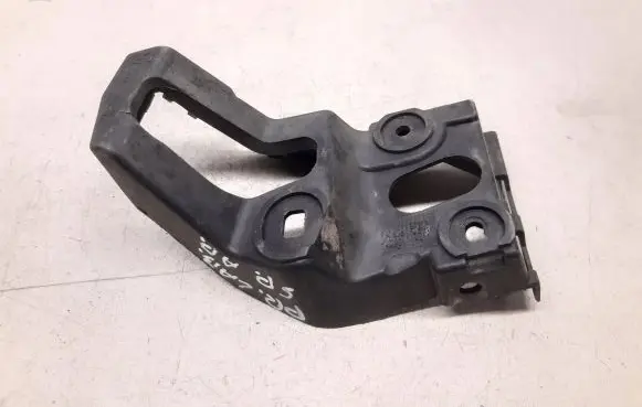 Audi A4 S4 B7 8E 8H Front bumper mounting bracket 8E0853922D