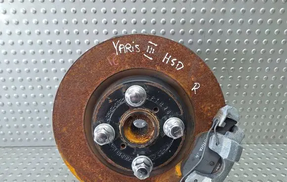 Toyota Yaris Front wheel hub spindle knuckle