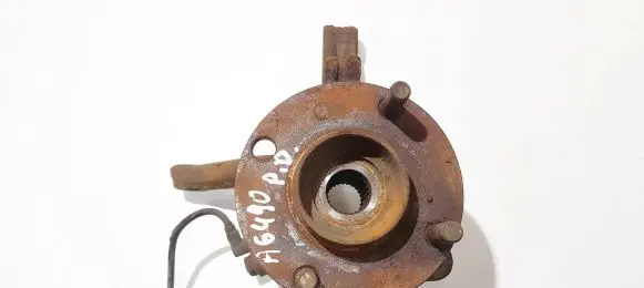 Nissan Almera N16 Front wheel hub
