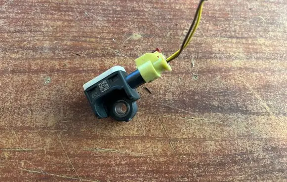 Volkswagen e-Up Airbag deployment crash/impact sensor 2H0959351