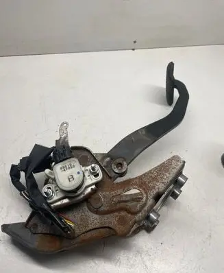Toyota Auris E180 Brake pedal 8951047050