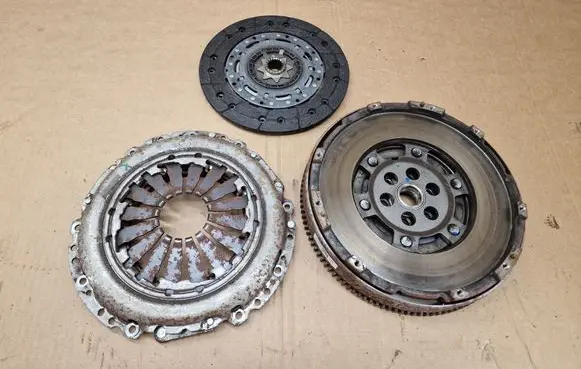 Fiat 500 Abarth Clutch set kit 55219390 55219389 9223223