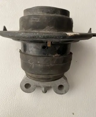 Dodge Durango Engine mount bracket