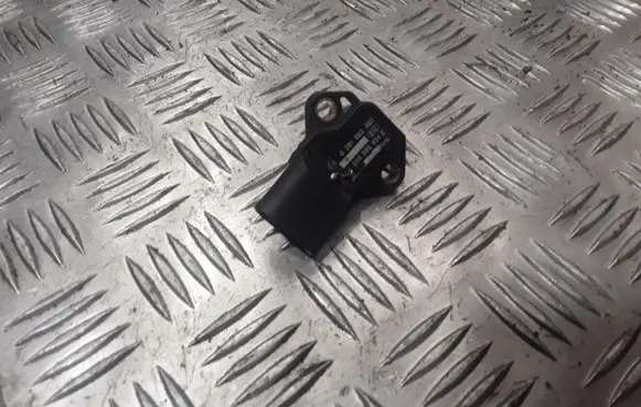 Audi A4 S4 B6 8E 8H Air pressure sensor 038906051C 0281002401