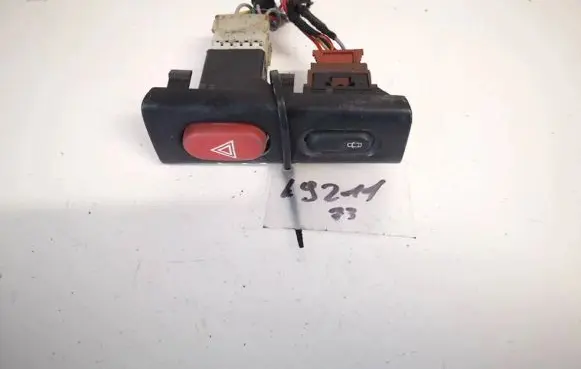 Renault Laguna I Hazard light switch
