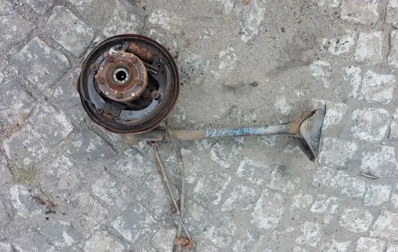 Subaru Forester SG Stub axle