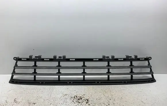 Volvo V70 Front bumper lower grill 