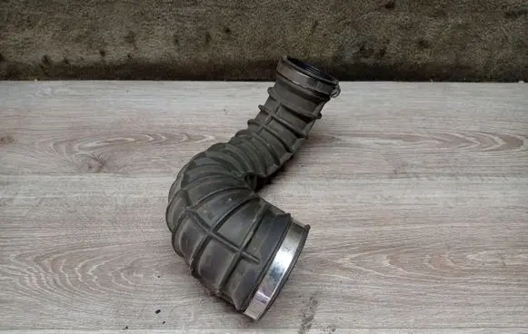 Volvo V70 Air intake hose/pipe 08684148