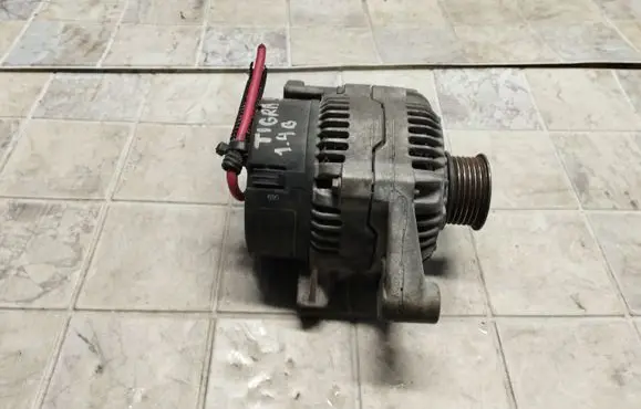 Opel Tigra A Generator/alternator 0123120001 90413760