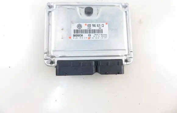 Volkswagen PASSAT B5 Engine control unit/module 0281010218 038906019CD