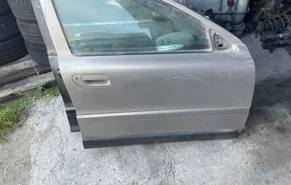 Volvo V70 Front door
