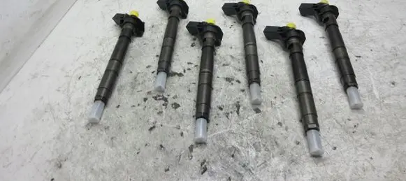 Audi A8 S8 D3 4E Fuel injector 059130277AB
