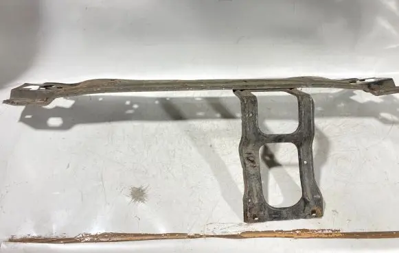 Mercedes-Benz C W203 Top upper radiator support slam panel