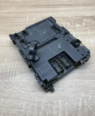 Peugeot 206 Central body control module 9626460880