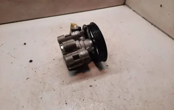 Toyota Corolla Verso E121 Power steering pump